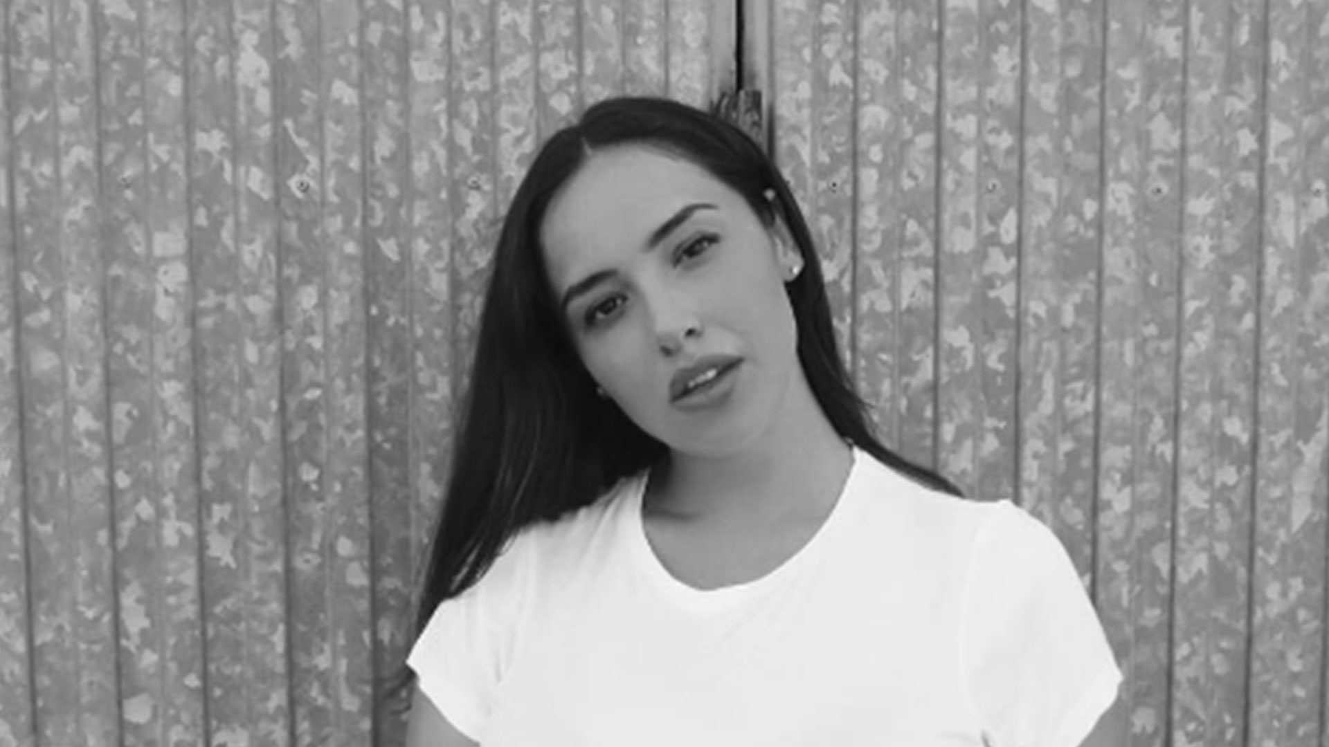 Jada Sezer in black and white